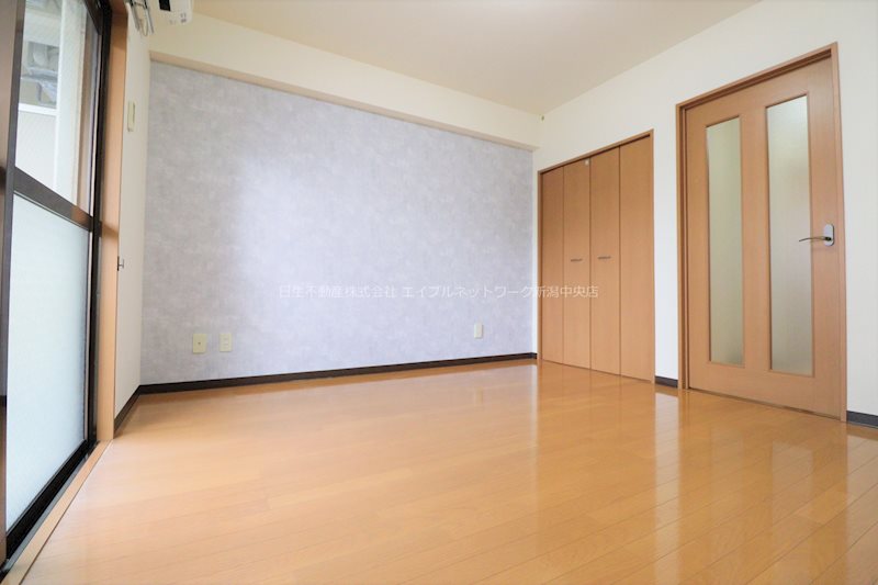 居室・リビング　アクセントクロスがオシャレ♪