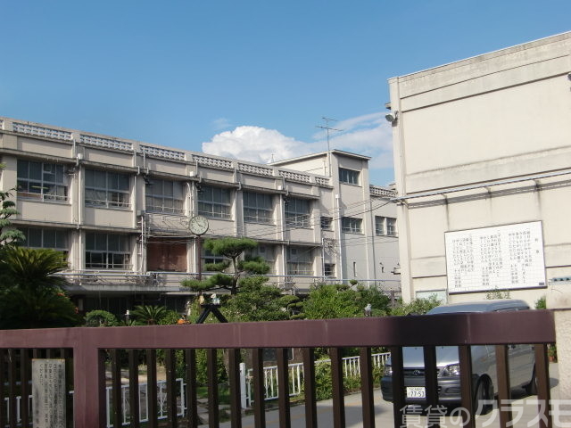 中学校　十三中学校（中学校）まで600m