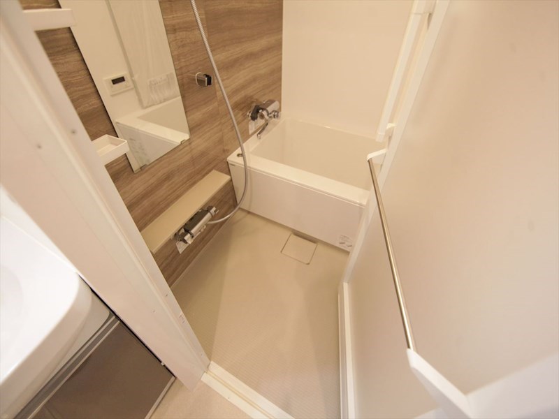 バス・シャワールーム　バスルーム　浴室暖房乾燥機付き