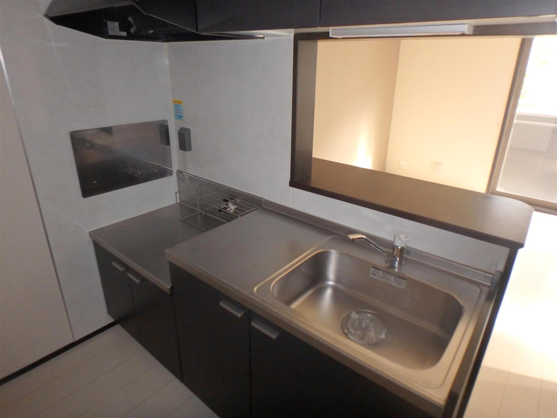 キッチン　上下収納があり、シングルレバーの使いやすいキッチン