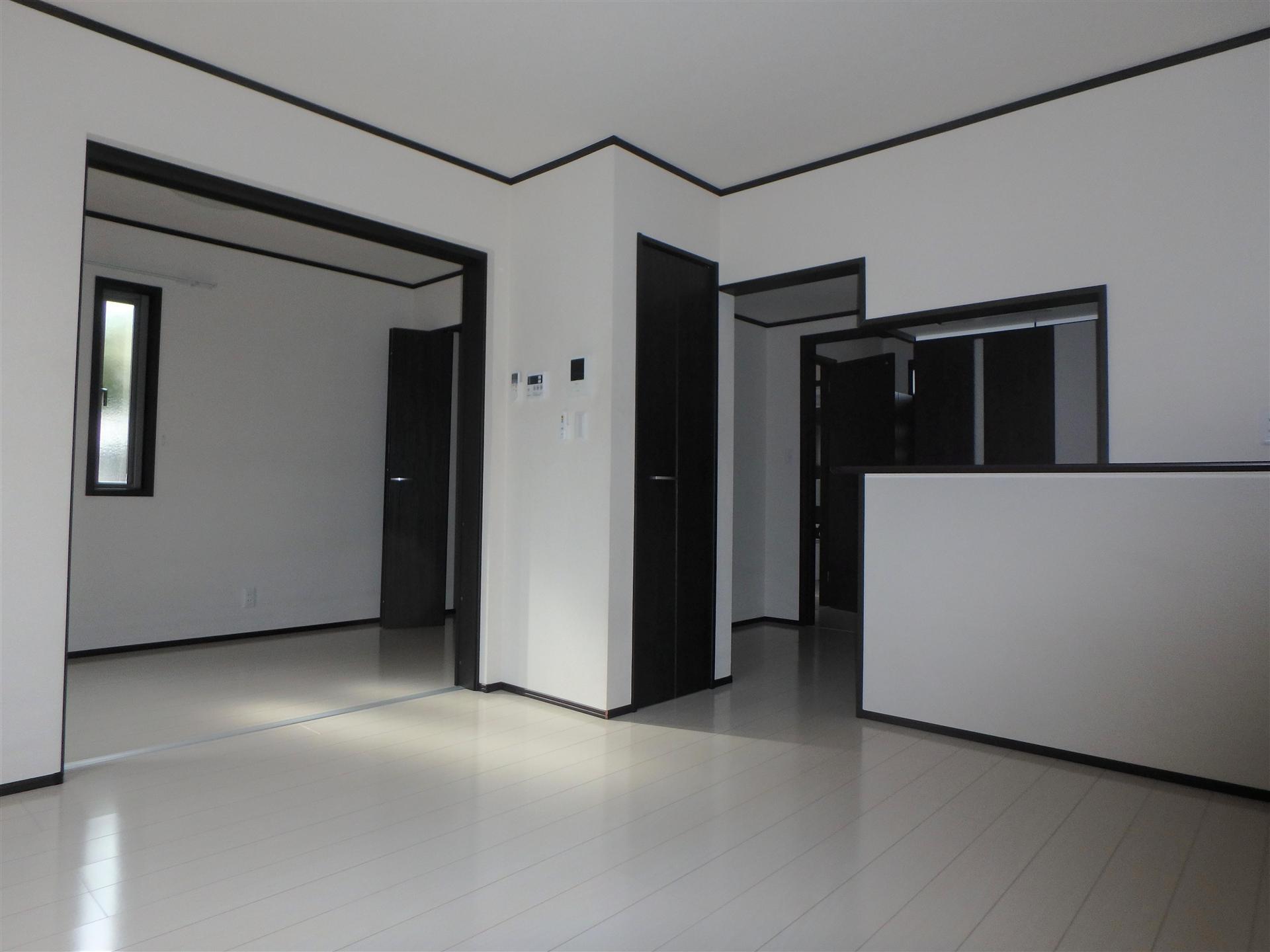 居室・リビング　白床で清潔感のあるＬＤＫです☆