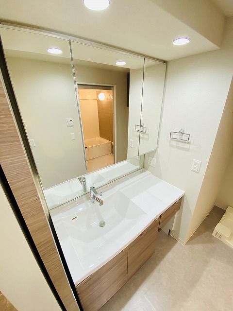 洗面設備　※室内は現況を優先します