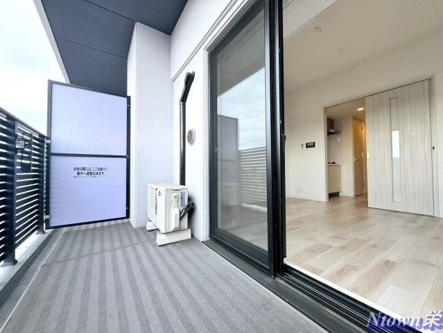 バルコニー　開放的で明るい空間を演出してくれるバルコニーです