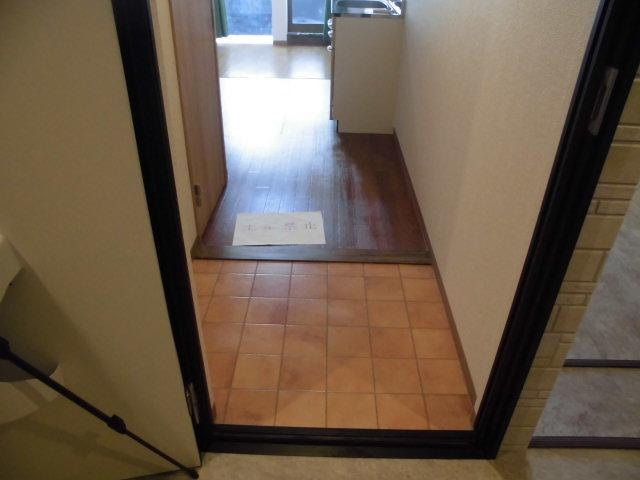 玄関　ヴィラカレッジウエスト