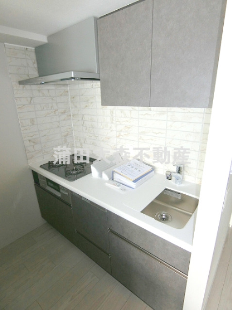 キッチン　3口ガスグリル付システムキッチン