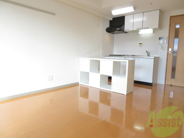 居室・リビング　陽の光が差し込む明るいお部屋は気持がいいですね～