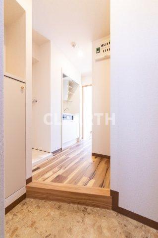 玄関　同タイプ別住戸。