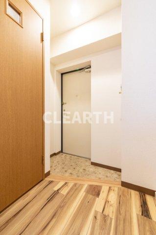 玄関　同タイプ別住戸。