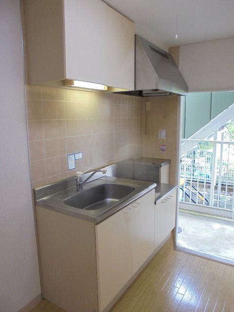 キッチン　写真は103号室です（参考）