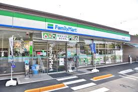 コンビニ　ファミリーマート 調布入間町店（コンビニ）まで787m