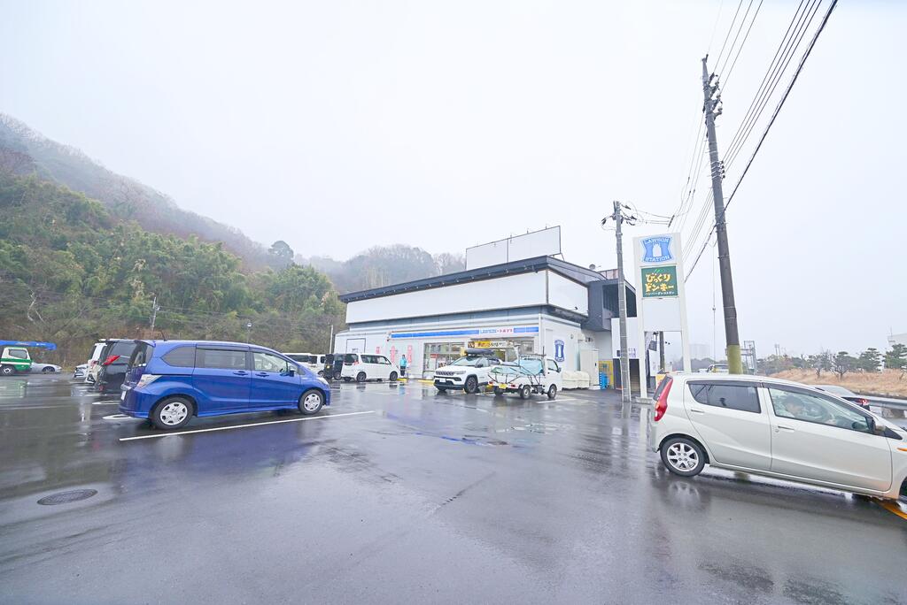 コンビニ　ローソン坂北インター店（コンビニ）まで755m