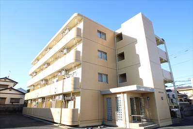 建物外観　日当たり良好！オートロック付いてます！