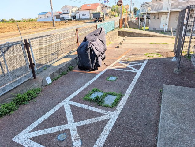 その他共有部分　【バイク駐輪場】原付1 000円／中・大型3 000円