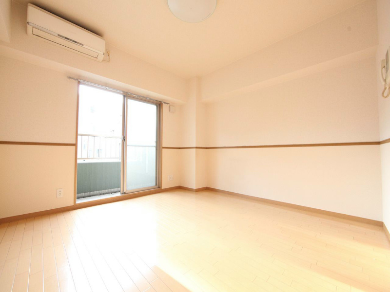 居室・リビング　洋室8帖　エアコン完備