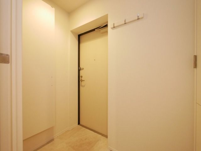 玄関　同じ物件の他の号室のお写真です