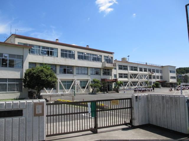 小学校　市立由井第二小学校（小学校）まで630m