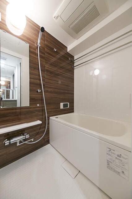 バス・シャワールーム　※写真は同タイプ住戸です。