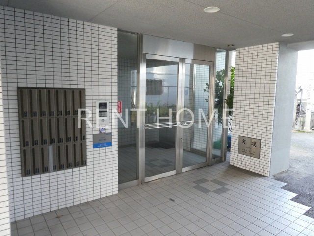 エントランス　オートロック完備