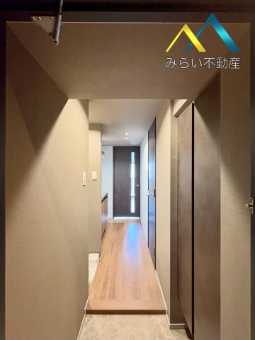 玄関　自社撮影写真