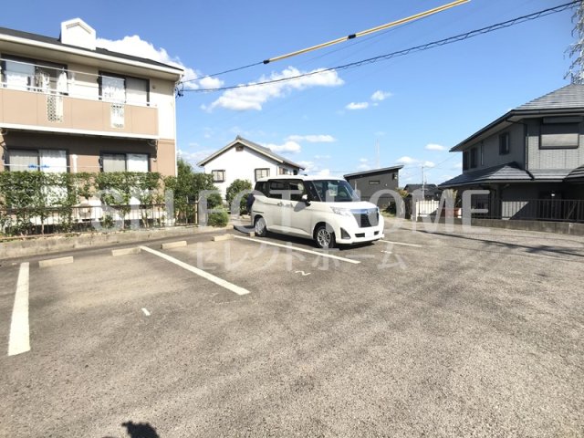 駐車場　駐車場完備です