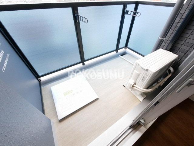 バルコニー　心地よい風と光を感じる、暮らしの楽しみが広がる場所。
