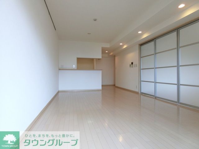 居室・リビング　Hタイプ2019年2月撮影 同タイプ304号室の写真です。