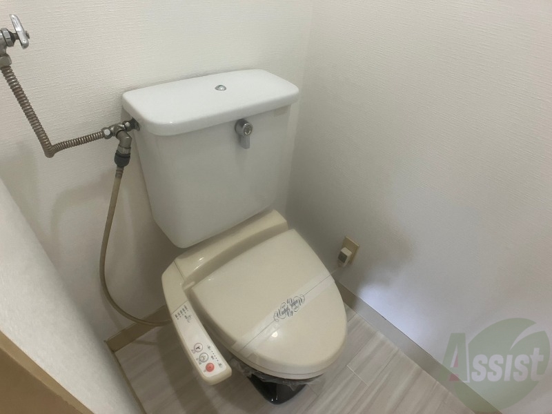 トイレ　ウォシュレット機能がついたトイレ。安心して使用できますね。