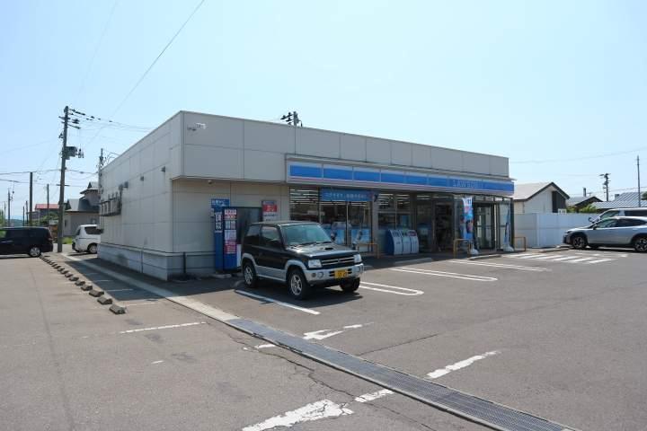 コンビニ　ローソン（コンビニ）まで806m