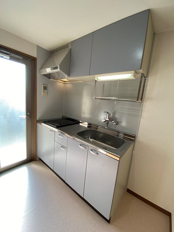 キッチン　違うお部屋の写真です。ご参考までに