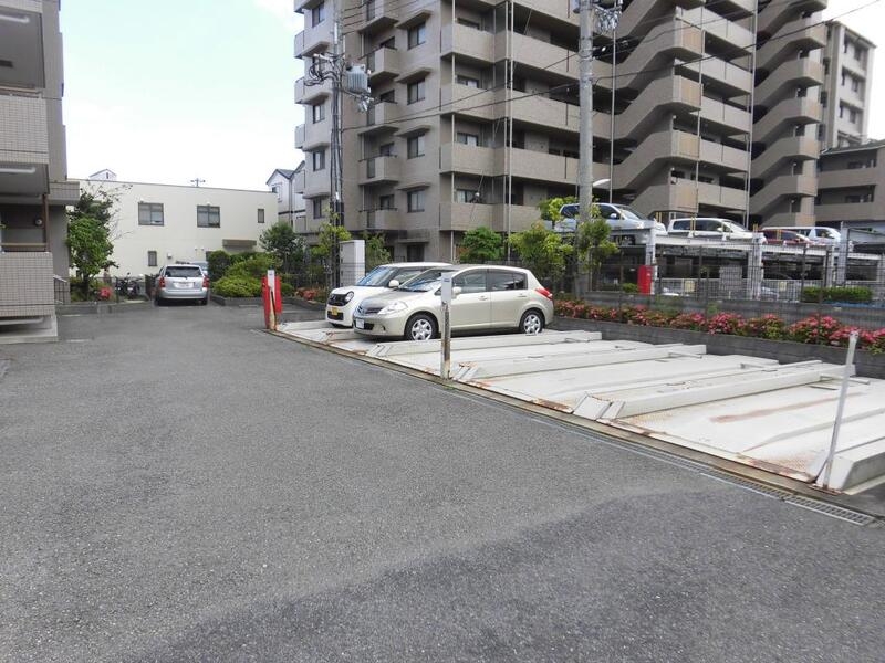 駐車場　こちらが駐車場になります