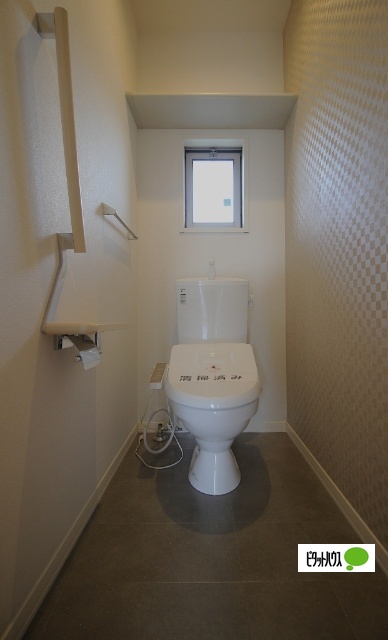 トイレ　お部屋は２０２号室になります