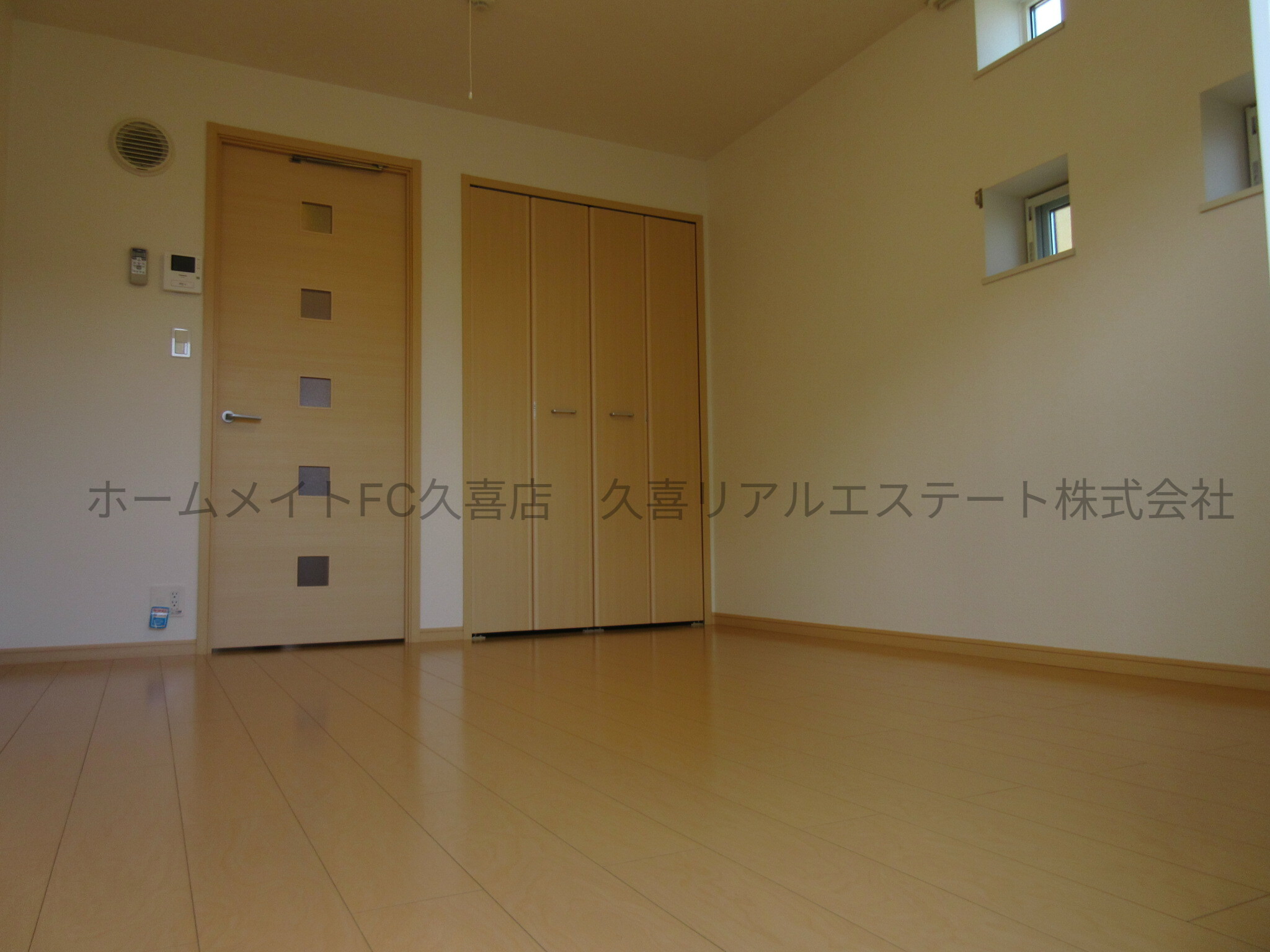 居室・リビング　同建物別号室