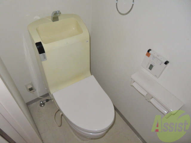 トイレ　トイレは、シンプルでとても使いやすそうですね。