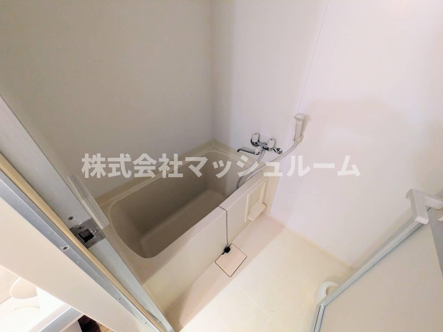 バス・シャワールーム　クリーニング前の写真です。