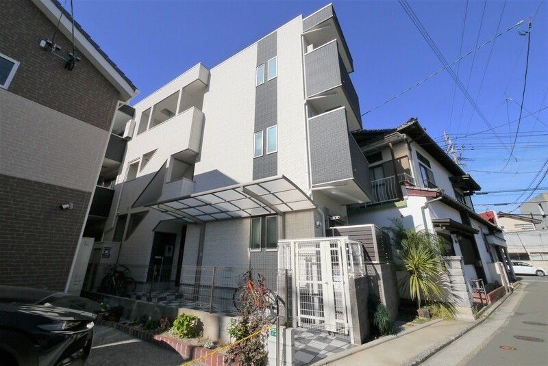 建物外観　現状優先とし写真は参照とする。