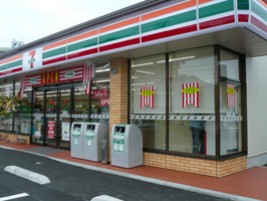 コンビニ　セブン－イレブン 墨田八広４丁目店（コンビニ）まで727m