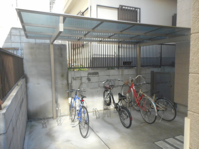 その他共有部分　屋根付き駐輪場
