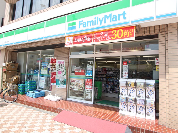 コンビニ　ファミリーマート亀戸4丁目店（コンビニ）まで220m