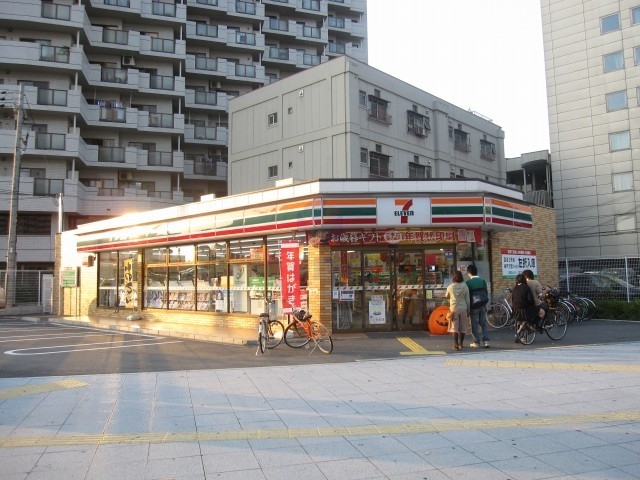 コンビニ　セブンイレブン（コンビニ）まで153m