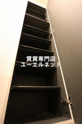 その他設備　収納力たっぷりのシューズボックスで玄関すっきり！