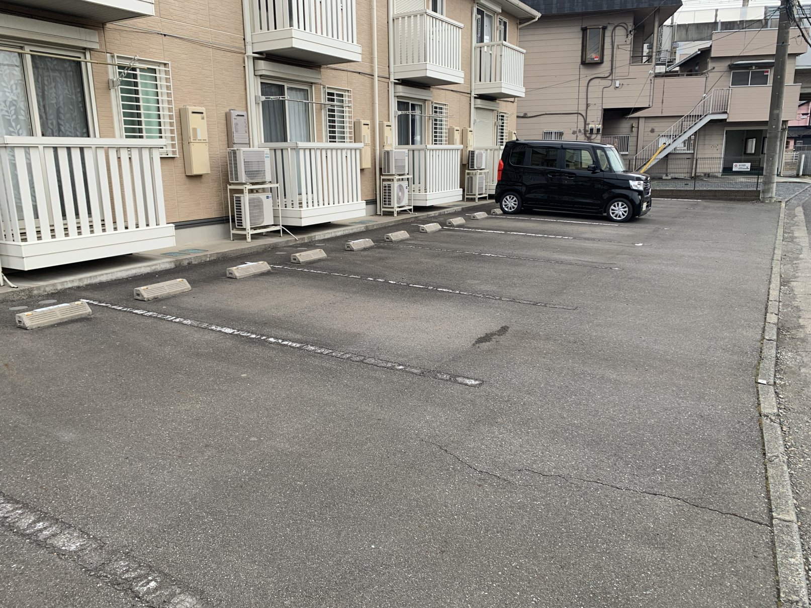 駐車場　駐車スペース
