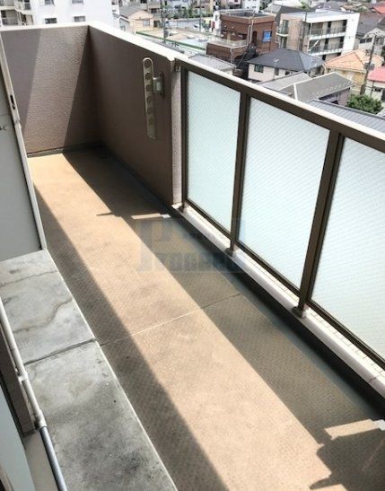 バルコニー　明るいバルコニー！