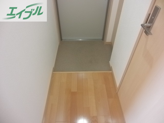 玄関　同タイプのお部屋の写真です