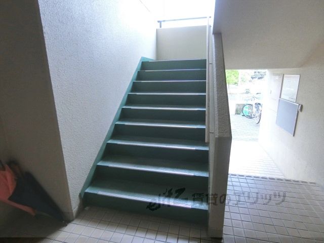 ロビー　階段