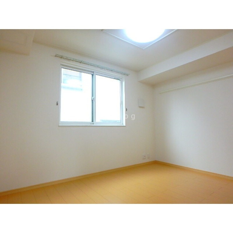 その他部屋・スペース　日当たりの良い明るいお部屋です。