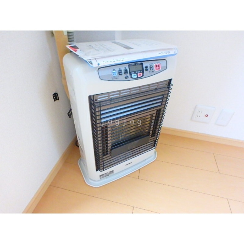 その他設備　冬はあったか石油ストーブです。