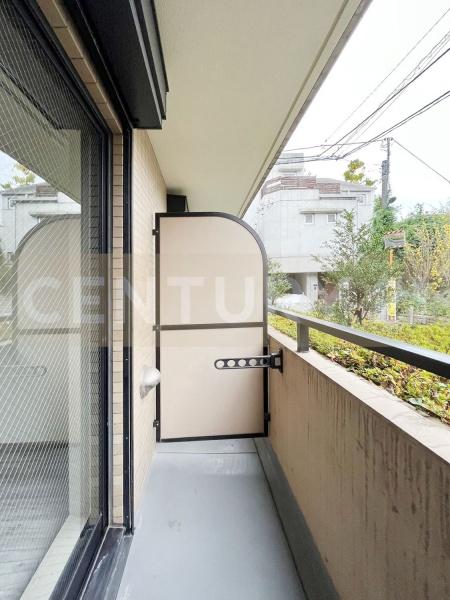 バルコニー　※他のお部屋の写真です。