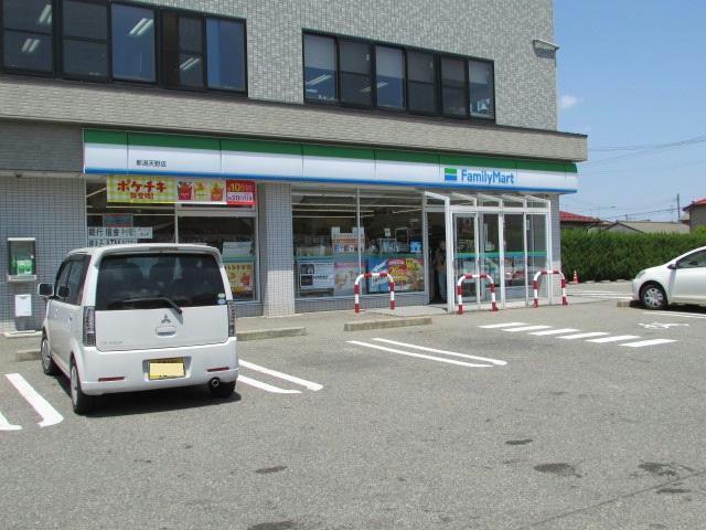 コンビニ　ファミリーマート新潟天野店（コンビニ）まで744m