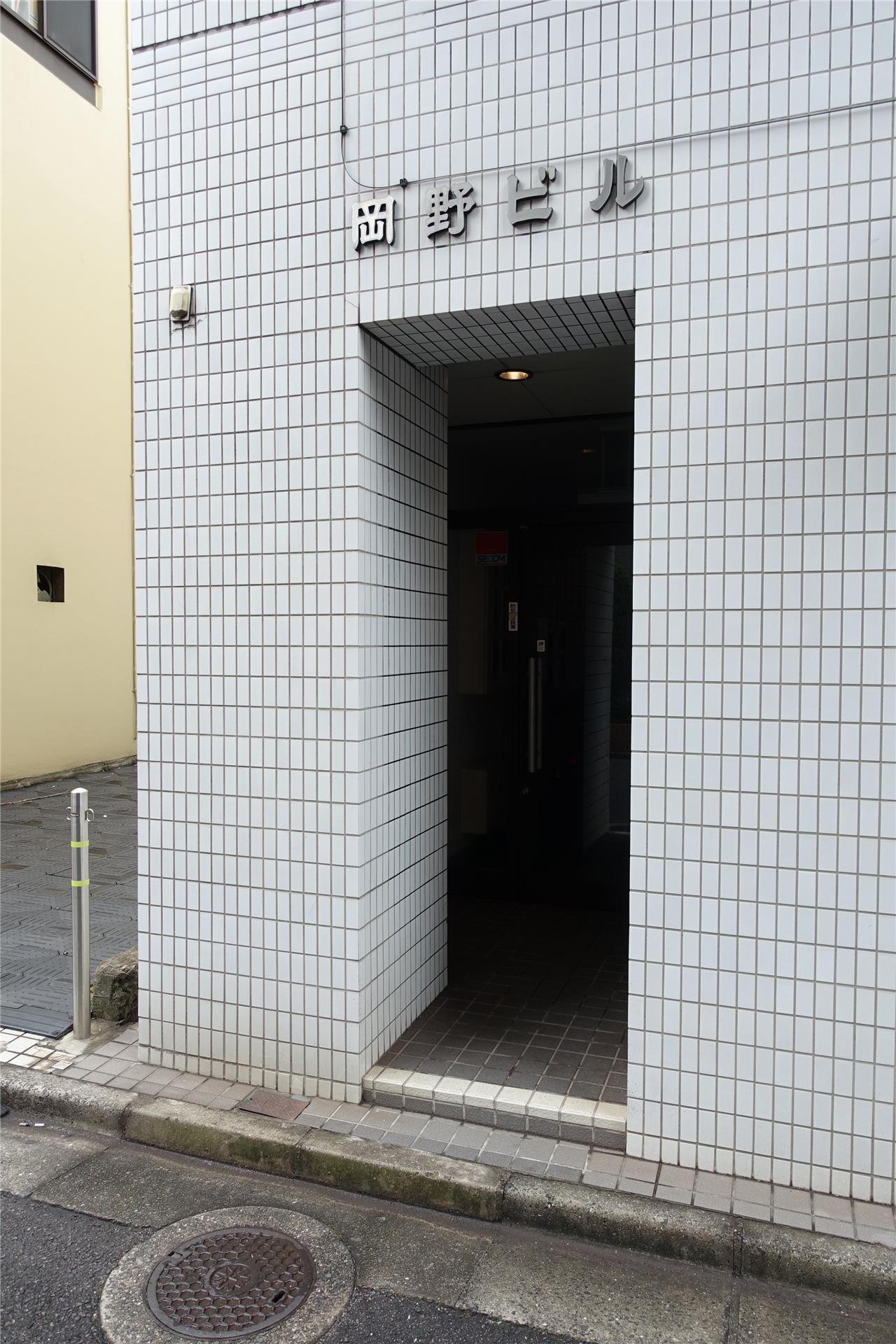 エントランス　建物入口です♪