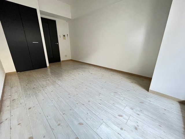 その他部屋・スペース　落ち着いた色調の寝室です
